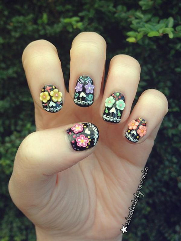 Black Sugar Skulls. Cool Halloween Nail Art which show off your spooky spirit during the freakish festivities. 