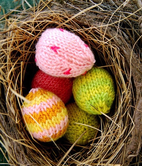 Instead of buying colored eggs from stores, it is always fun to create your own Easter egg craft at home with your family. Use your creativity and try one of them. 