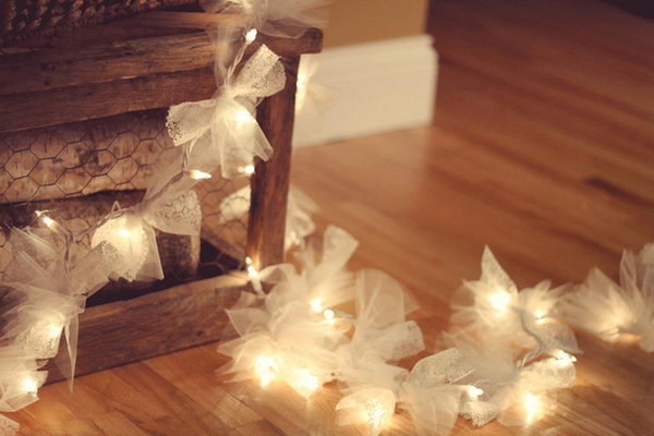 String lights are often used in wedding, holiday and home decoration, and they can always make you feel warm, cozy and romantic. 
