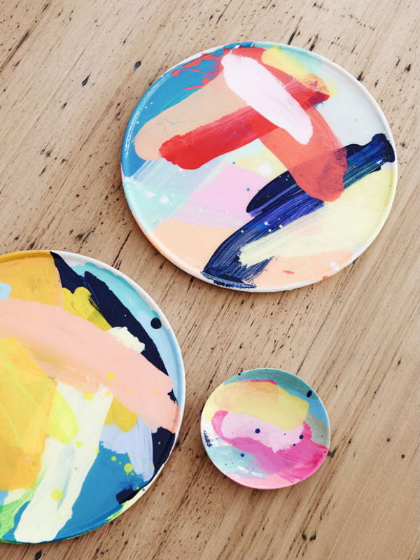 Painted Plates. Personalized painted plates is a perfect gift for artsy moms. This gift is not only useful but also decorative. 