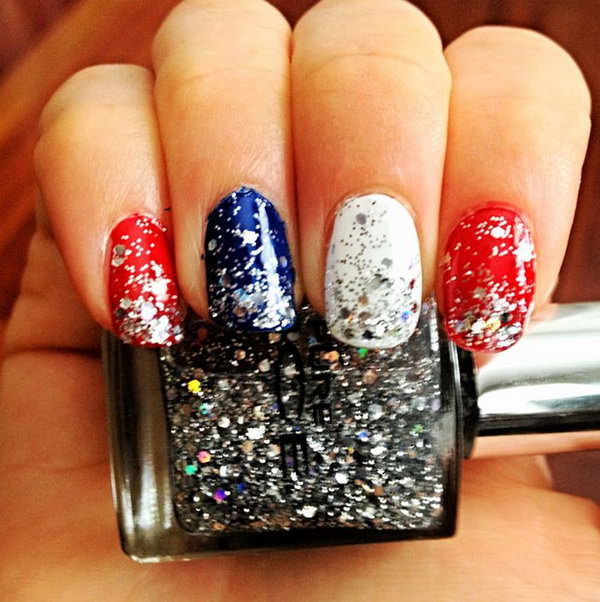 Sparkle Patriotic Manicure: I love that this glitter could be teamed with absolutely any colour, and it can suit the whole weekend not only for the Independence Day. 