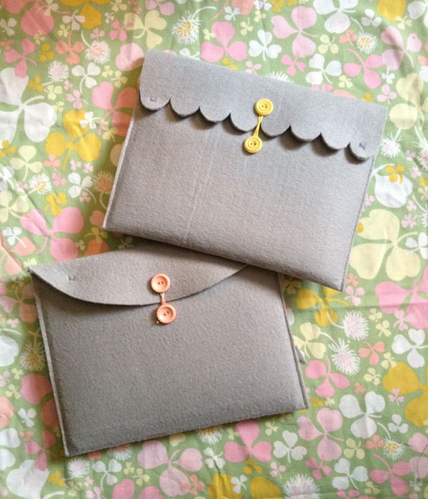 DIY Ipad case. Using felt and a pretty button to make this adorable iPad case. See how to do it 