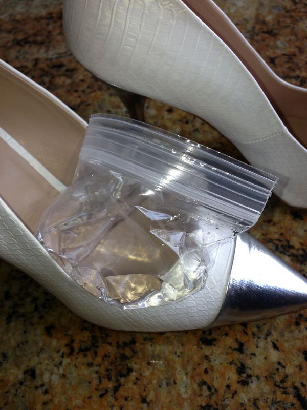 Use Ice to Stretch New Stilettos That Are Too Tight 