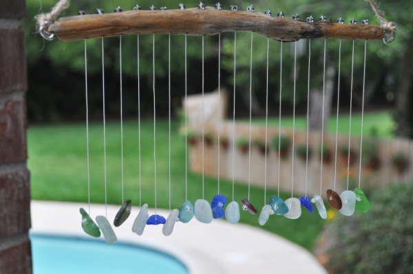 Seaglass Pebbles Wind Chime. Get the tutorial 