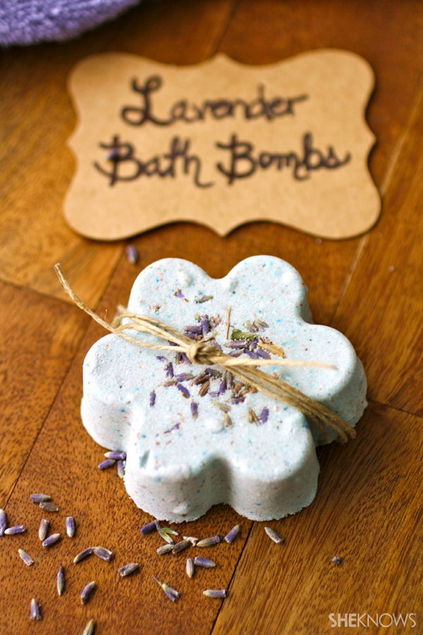 DIY Lavender Bath Bombs. 