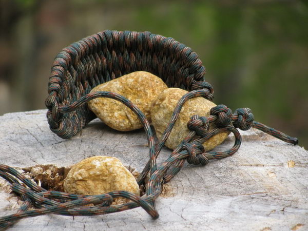 Paracord Rock Sling 