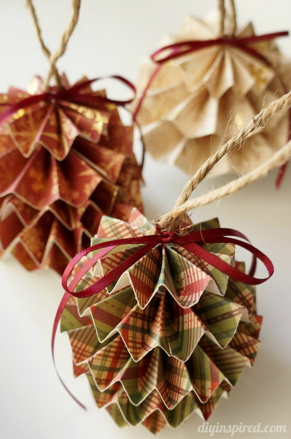 DIY Paper Christmas Ornaments. 