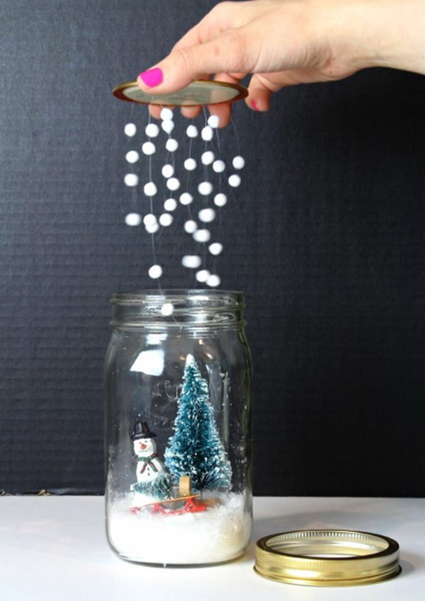 DIY Mason Jar Snowglobe 