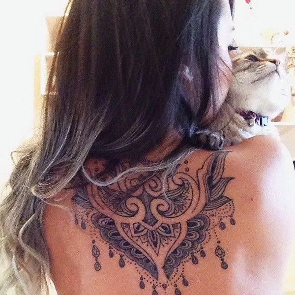 Stunning  Back of the Neck Tattoo Design for Girl 