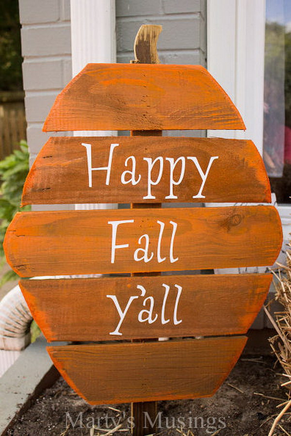 Fence Board Pumpkin Welcome Sign. 