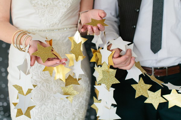 DIY Star Garlands in White and Gold 