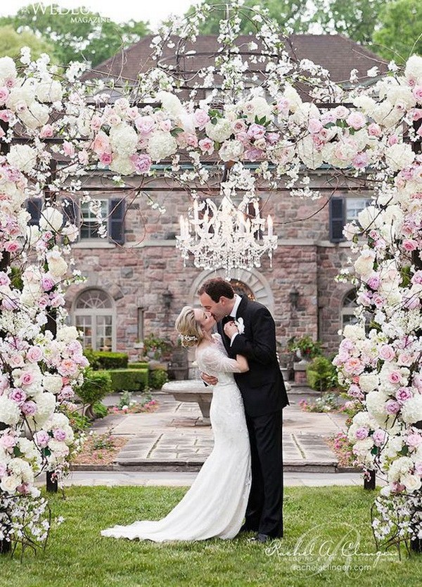 Romantic Flower And Crystal Chandelier Decorated Wedding Arch For Photo Booth 