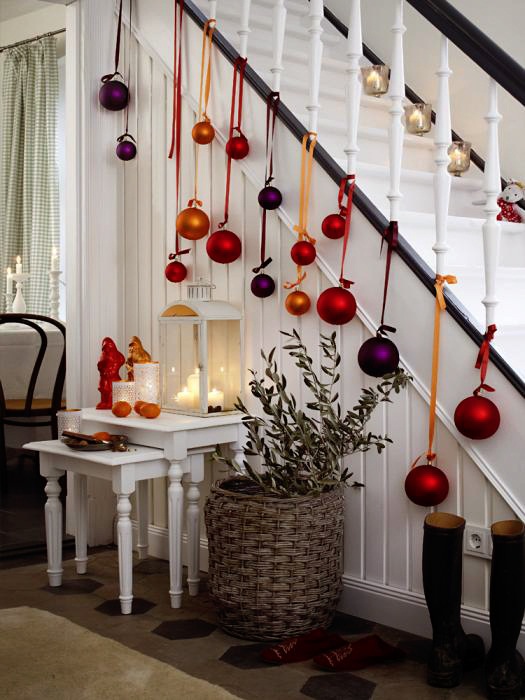 20+ Great Ways To Decorate Your Home With Christmas Ornaments