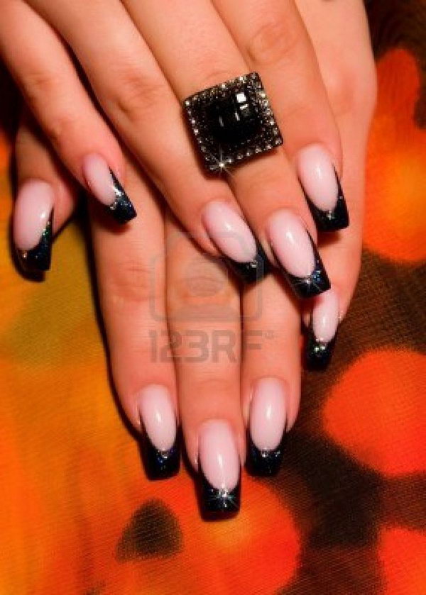 French Manicure with Black Tips and a Illusion of a Rounded Shape. 