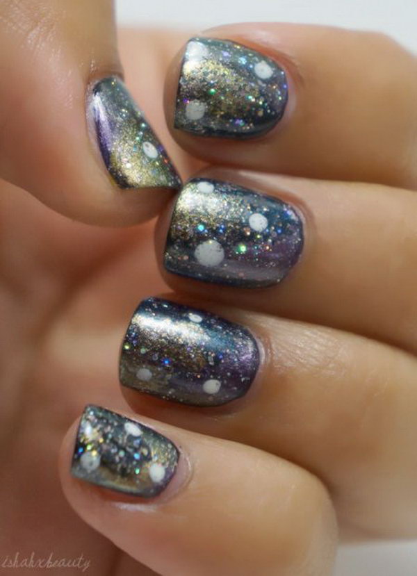 Glittering Galaxy Nails. Get the tutorial 
