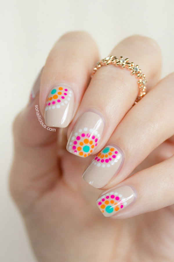 Summer Dotticure with FOA Screen Siren. Love the color combination of those dots on the nails very much! Get the tutorial 