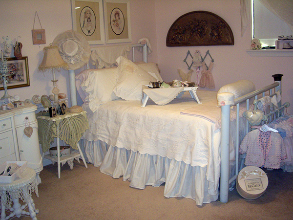 Shabby Chic White Cotton Bedroom. 