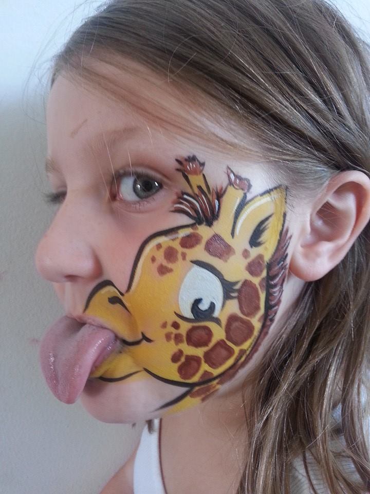 Giraffe Face Painting. 