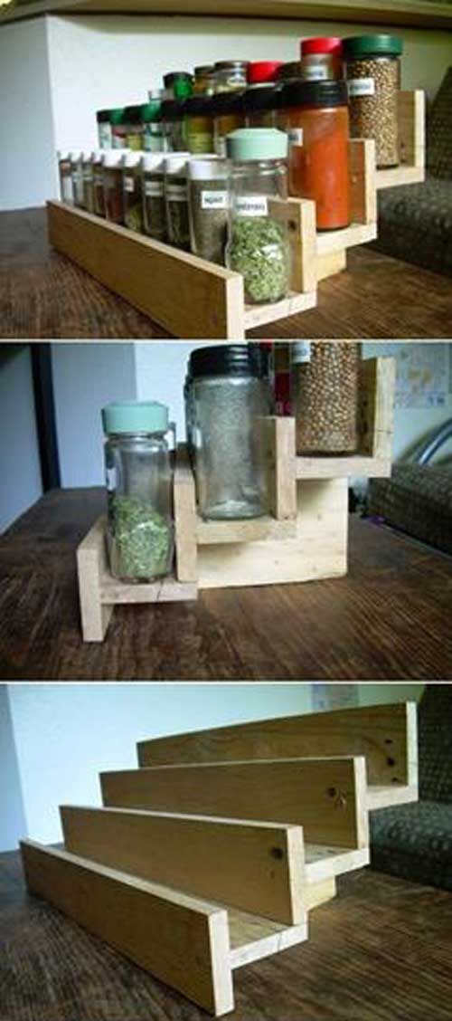 DIY Spice Rack From A Reclaimed Wood Pallet. 